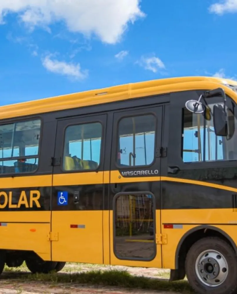 Prefeitura de Brumado recebe ônibus escolar do Governo da Bahia ano eletivo 2025